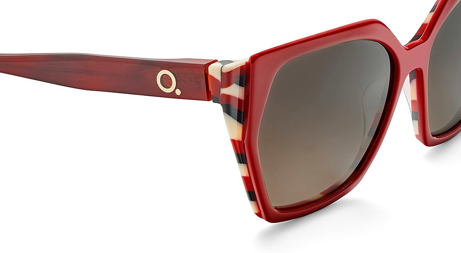 Das Bild zeigt die Sonnenbrille SYLYS von der Marke Etnia Barcelona in rot.